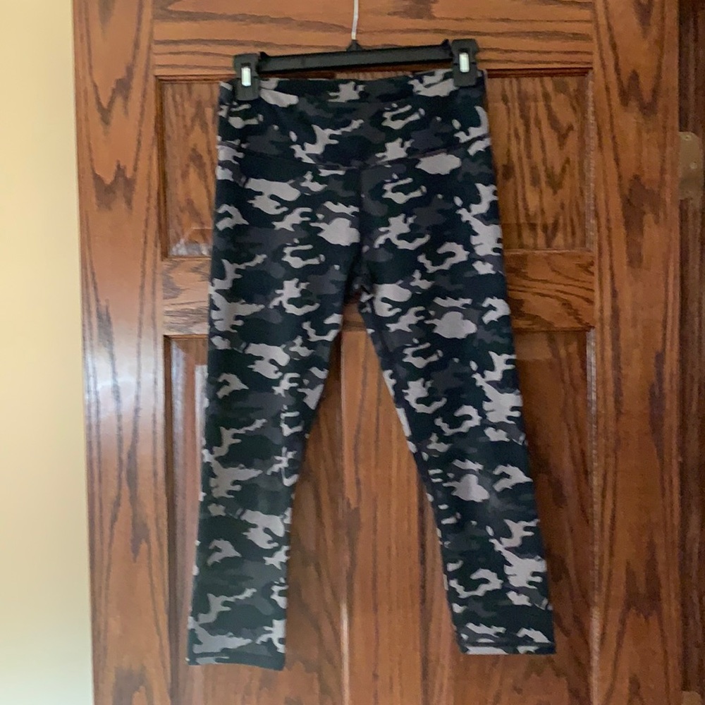 Fabletics Capri legging